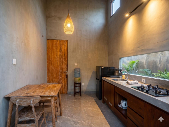 Others 5, Avocado House, Gianyar