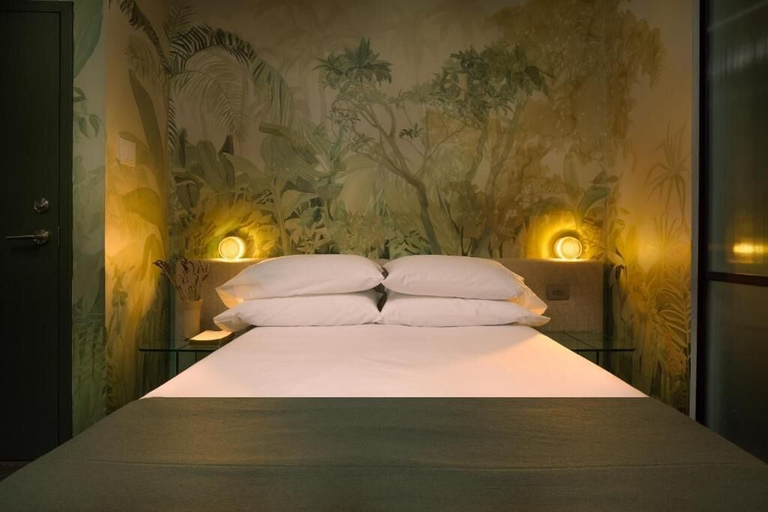 Room 4, Dundas Ode House, Toronto