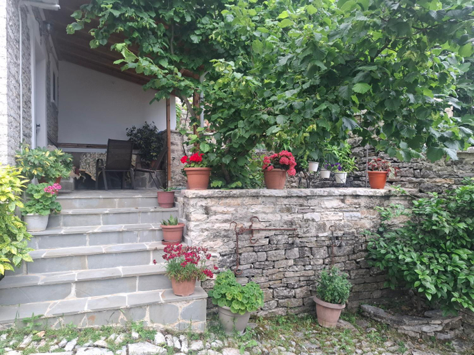 Others 2, Arpet guesthouse, Gjirokastrës