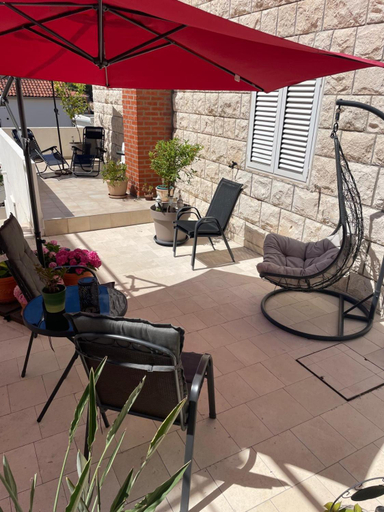 Others 4, Apartment Bozo, Hvar