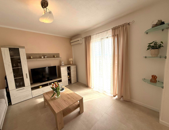 Others 4, Apartment ONE, Split