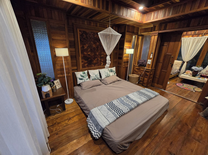 Room 3, three little birds 2 bedroom, Tha Muang