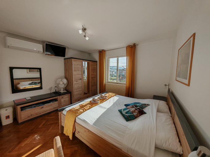 Bedroom 5, Rooms Rita, Cres