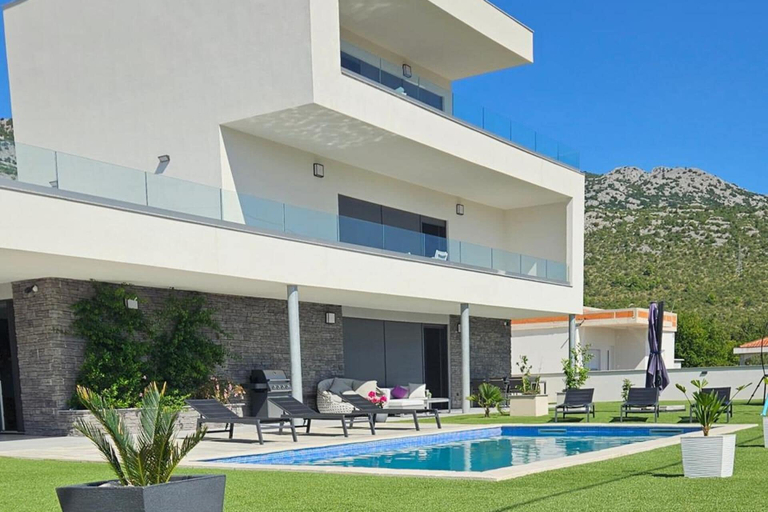 Pool 4, Seaview 8 Bed Villa Sleeps 16 - Pool & Hot tub, Starigrad