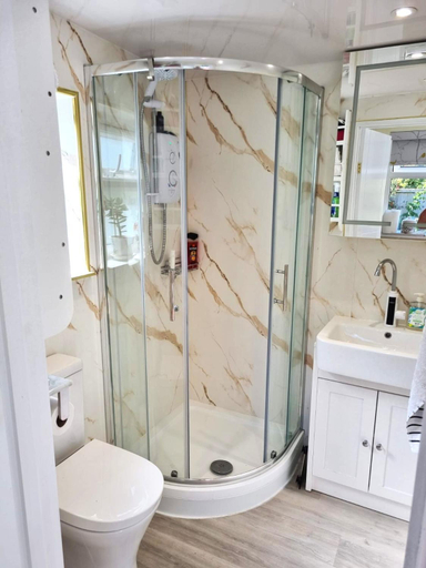 Bathroom 4, The Witterings Bed and Breakfast, West Sussex