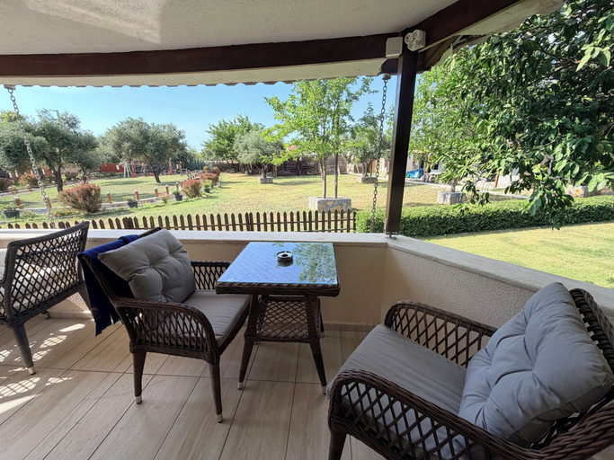 Outdoor dining 2, Tepe Life, Urla