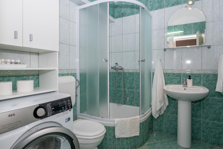 Bathroom 2, Apartments Antisa, Tučepi