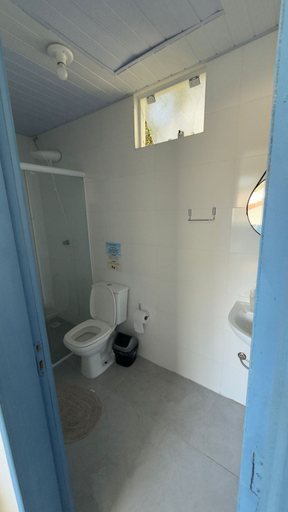 Bathroom 5, Sea Wolf Surf Hostel - Campeche, Florianopolis