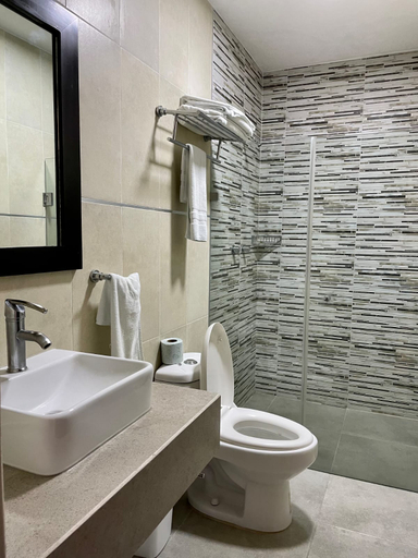 Bathroom, Suites Los Arcos, Isla Mujeres