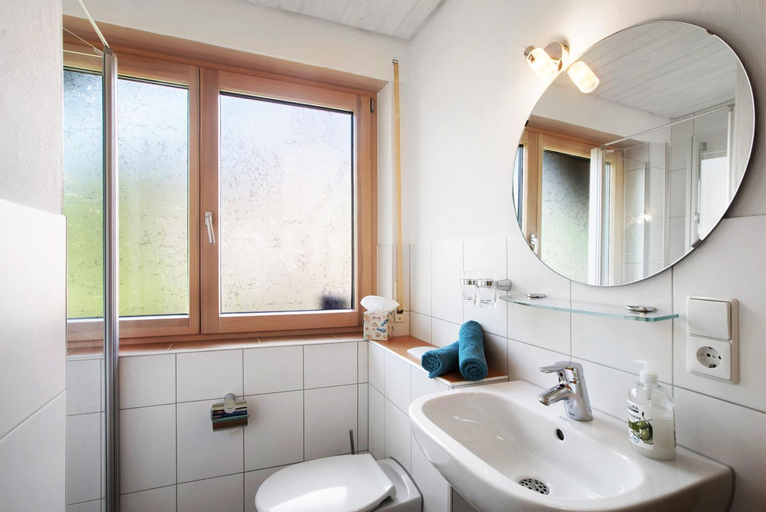 Bathroom 3, Gastehaus Hanni, Waldshut