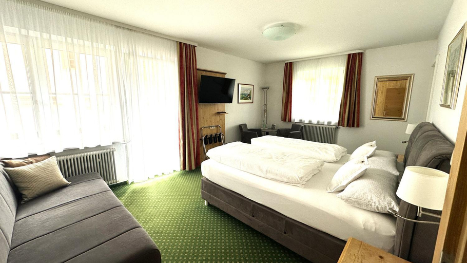 Bedroom 2, Hotel Steffl Garni inkl Chiemgau Karte, Traunstein