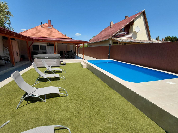 Others 5, Borti Apartman, Siófok