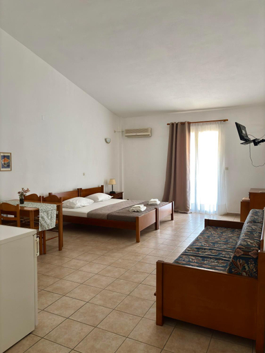 Bedroom 2, Fuji Hotel, Central Greece