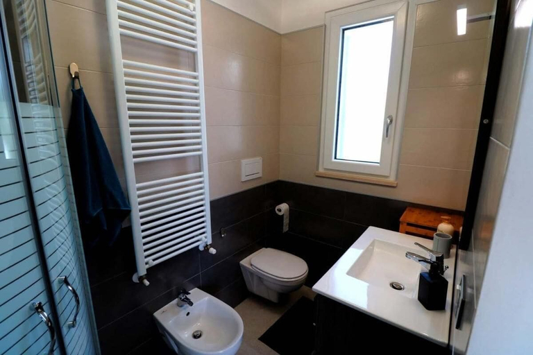 Bathroom 5, Fiorina House Ostuni, Brindisi