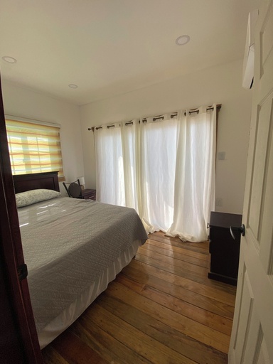 Room 5, Ocean Breeze Villas, Jutiapa