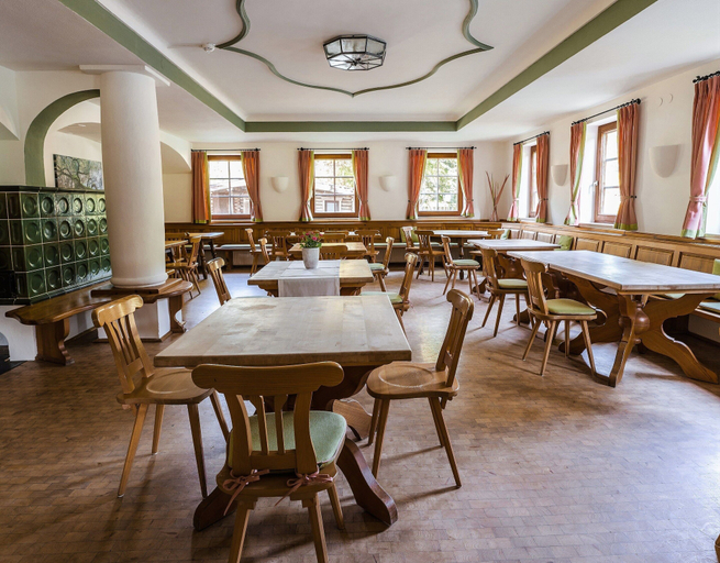 Dining 5, Chalet in Angerberg for Groups, Kufstein