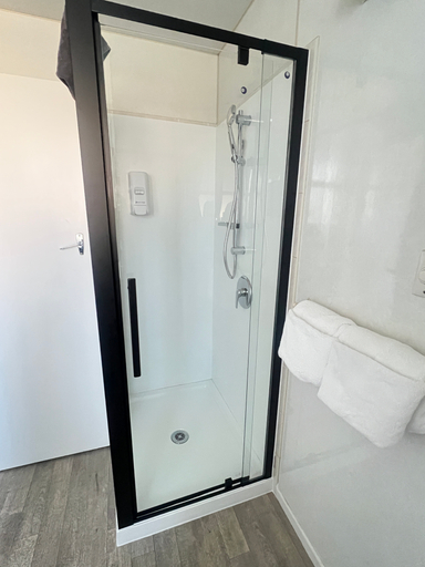 Bathroom 4, Diplomat Motel, Christchurch