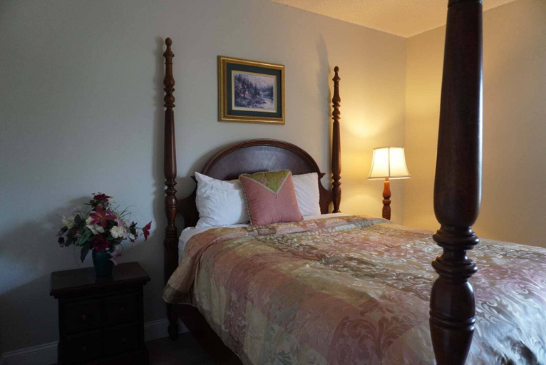 Bedroom 2, City View 410 3BD Condo with Private Balcony by RedAwning, Sevier
