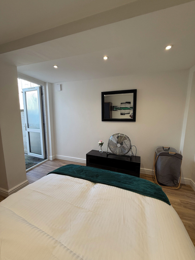 Room 4, City Deluxe, London