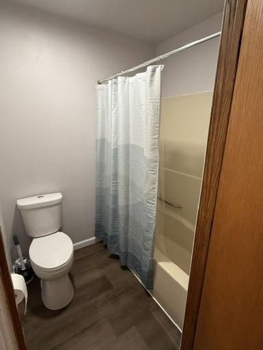 Bathroom 2, The Village Motel, Dane
