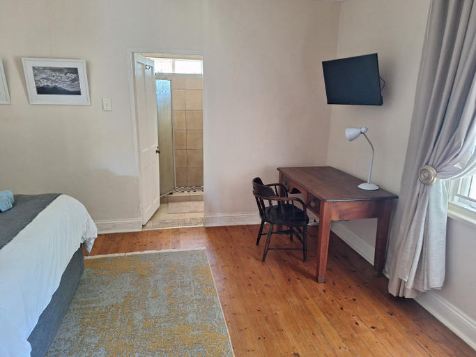 Bedroom 2, Oude Post Guesthouse and Cottage - The Old Postmaster's House, Ehlanzeni