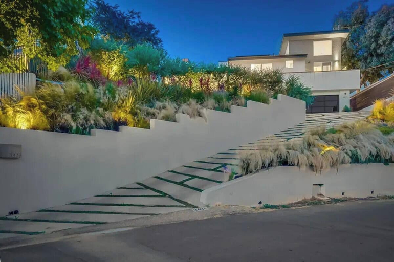 Exterior 5, Troy Hill, Los Angeles