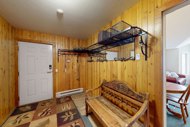 Living area 4, Chateau on the Ridge by Okanagan Premier, Kootenay Boundary
