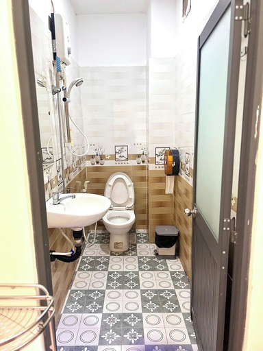 Bathroom 5, Long Vân Hotel, Phú Quốc
