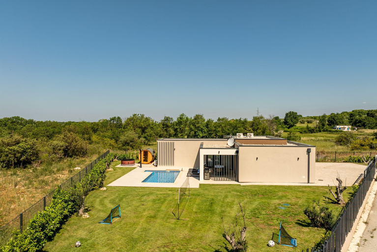 Room 5, Villa D Zadarvillas in Bri evo, Poličnik
