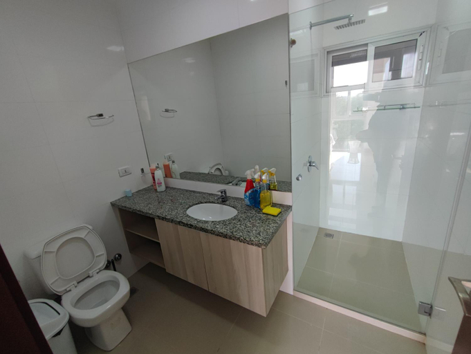 Bathroom, Atlantis Tower, Andrés Ibáñez