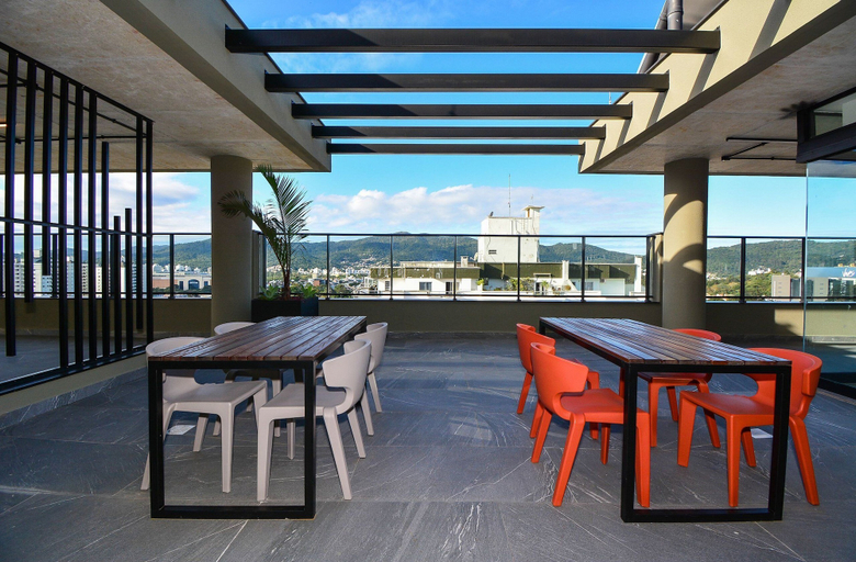 Outdoor dining 5, Studio com garagem em frente a UFSC e HU, Florianopolis
