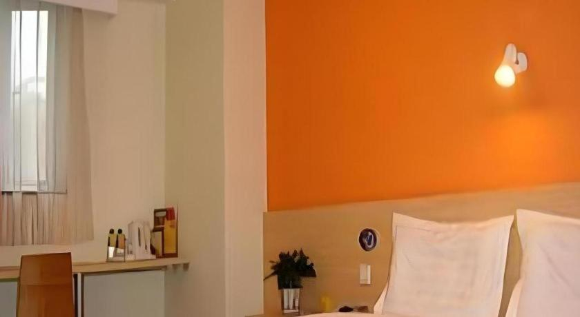 Bedroom 3, 7 Days Inn Hohhot University East Street, Hohhot