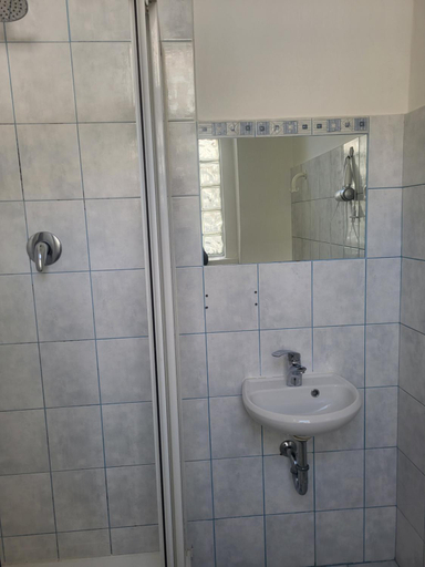 Bathroom 2, Pension Sunflower, Praha 2