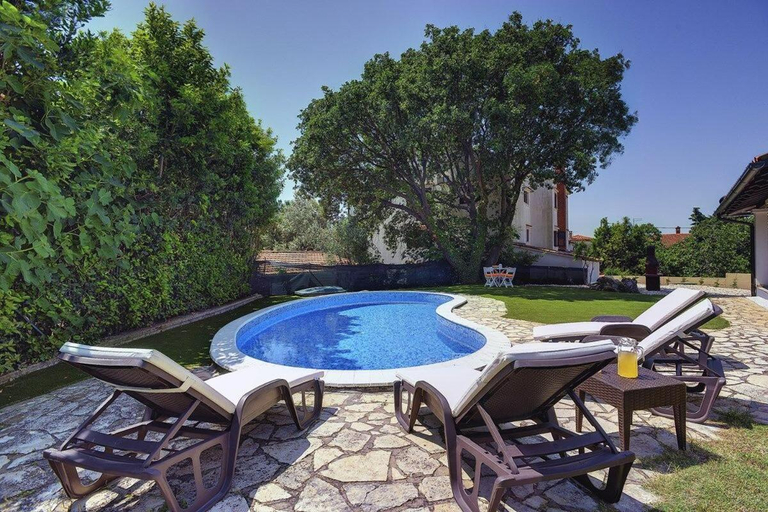 Sport & Beauty 2, Holiday Home Medulin near Beach  Pool, Medulin
