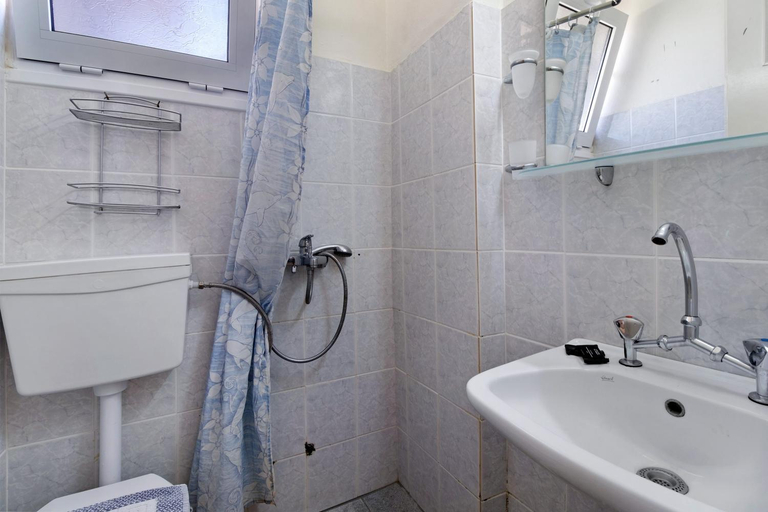 Bathroom, S7 apartment, Ionian Islands