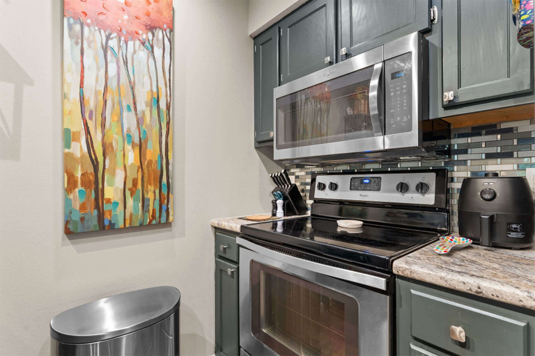 Private kitchen 4, Ozark Mountain Getaway Balcony, Stone