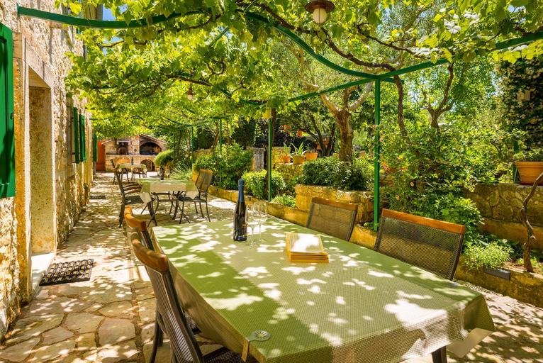 Food & Drinks, Country House Apartments, Pula