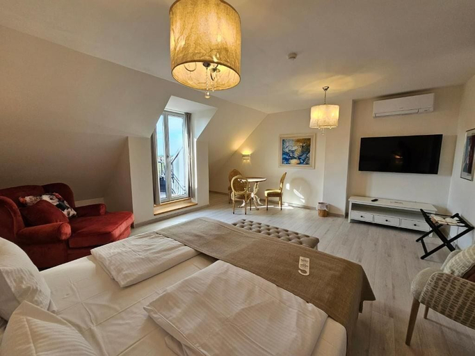 Room 4, Arkady Hof Hotel & Restaurant, Malacky