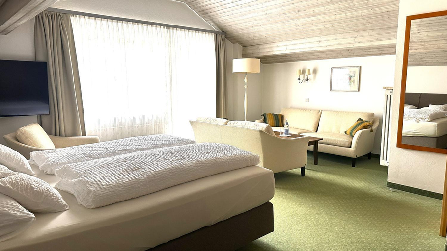 Bedroom 3, Hotel Steffl Garni inkl Chiemgau Karte, Traunstein