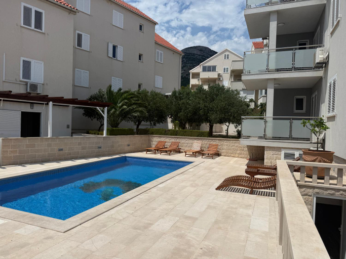 Sport & Beauty 5, Apartments Sara 3, Bol