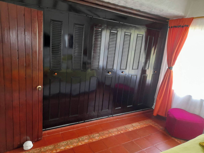 Living room 3, Discover the Colonial Jewel in Villeta-cundinamarc, Villeta