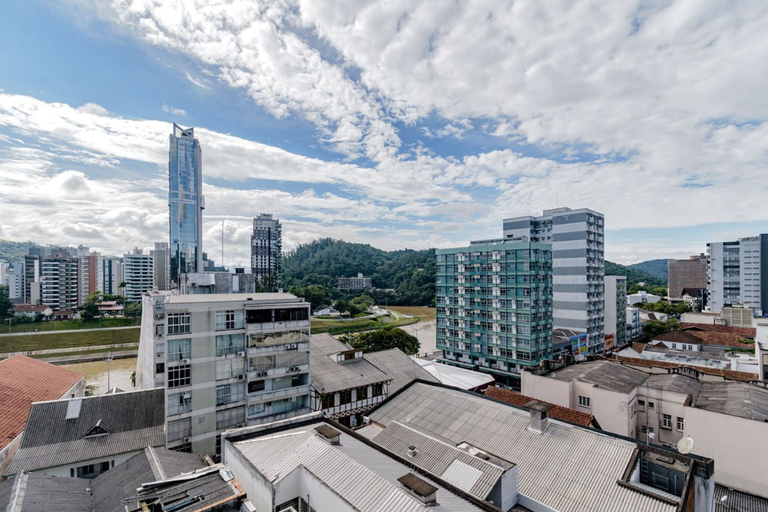 Room 5, Apto com Varanda p 2 h Spedes Centro Blumenau, Blumenau
