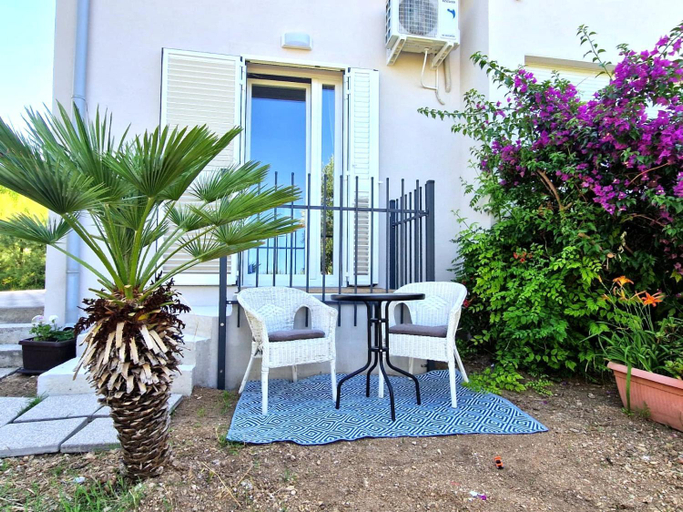 Others 3, Family apartments Jimmy - city center, Pag