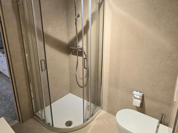 Bathroom 3, Summerhouse Marina, Marina