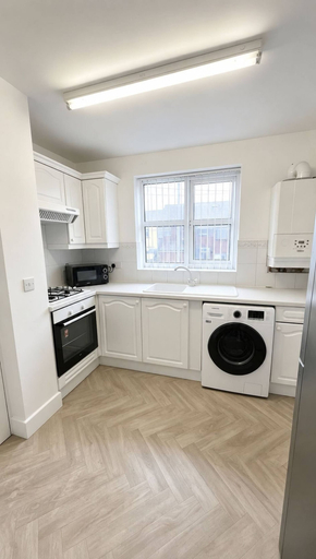 Laundry, Welcome to my Property, Bolton