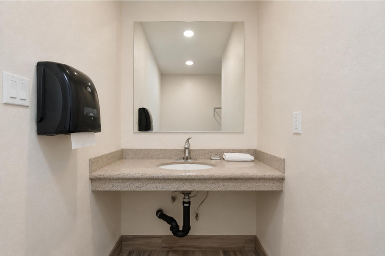 Bathroom 4, Del Playa Inn Oxnard Near Camarillo, Ventura