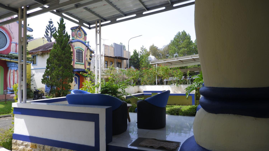 Food & Drinks 4, Villa Dalia Puncak NA4-11, Cianjur