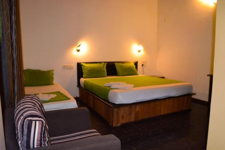 Room 4, Hotel Green Garden PVT LTD, Trincomalee Town and Gravets