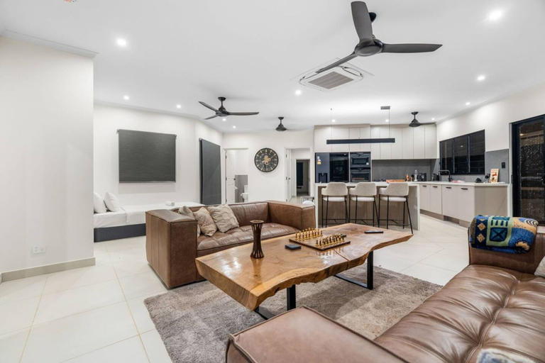 Room 3, Zenlux Mermaid Sunsets Beachfront Fishing Retreat, Cox-Finniss