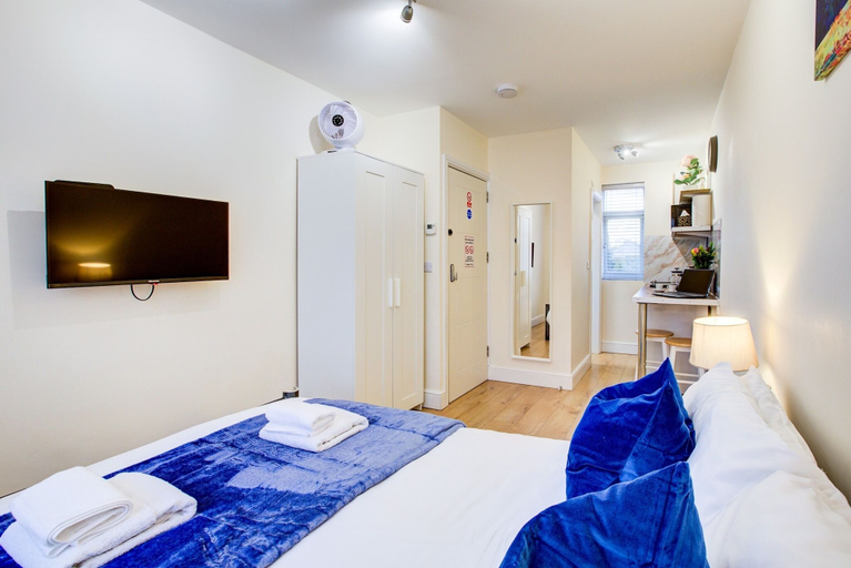 Room 4, Bright Cosy Studio & Free Parking-greater London, London